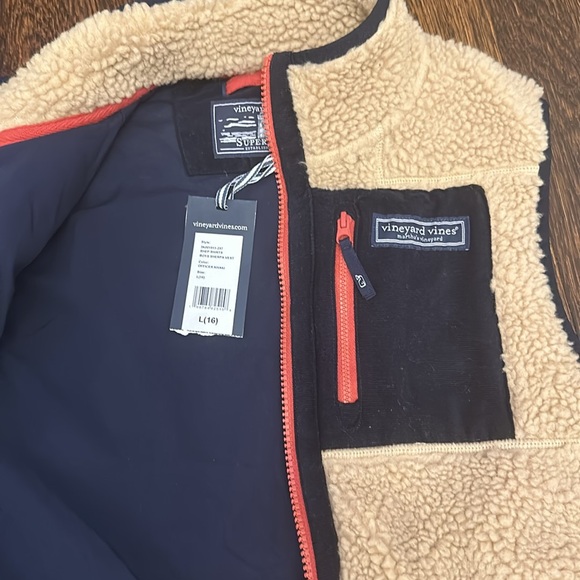 Vineyard Vines Sherpa Vest NWT - Picture 2 of 4